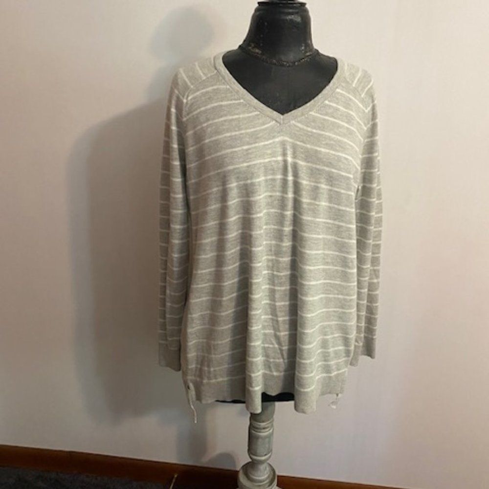 Loft Gray/White stripe Hi/Lo Knit front sweater, size XLP